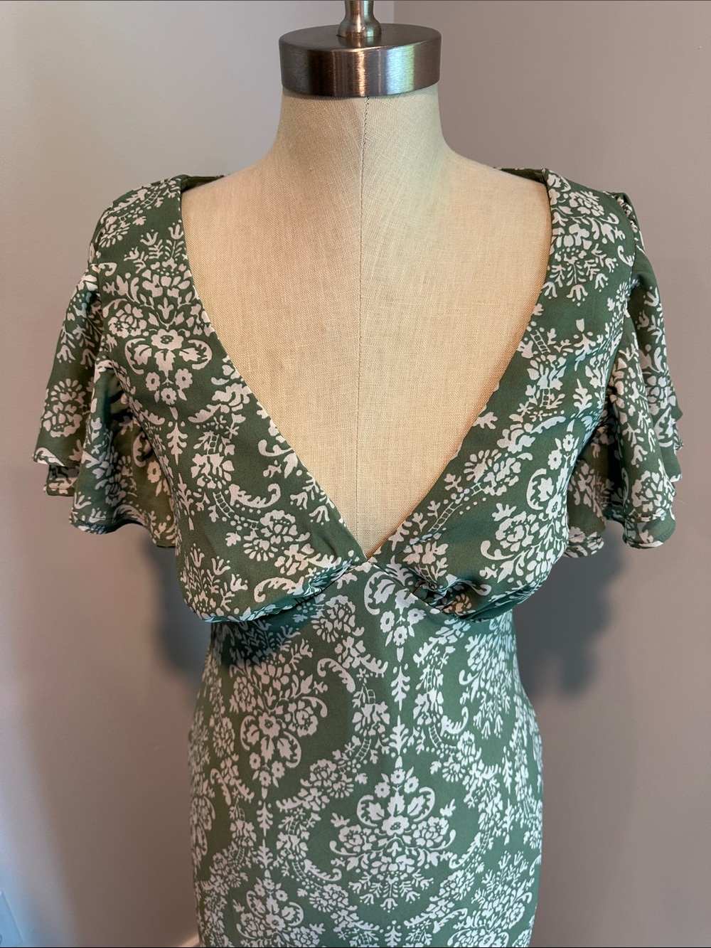 ABERCROMBIE & FITCH Ruffle Sleeve Maxi Dress Green SIZE MEDIUM EUC LIKE NEW - Picture 2 of 7